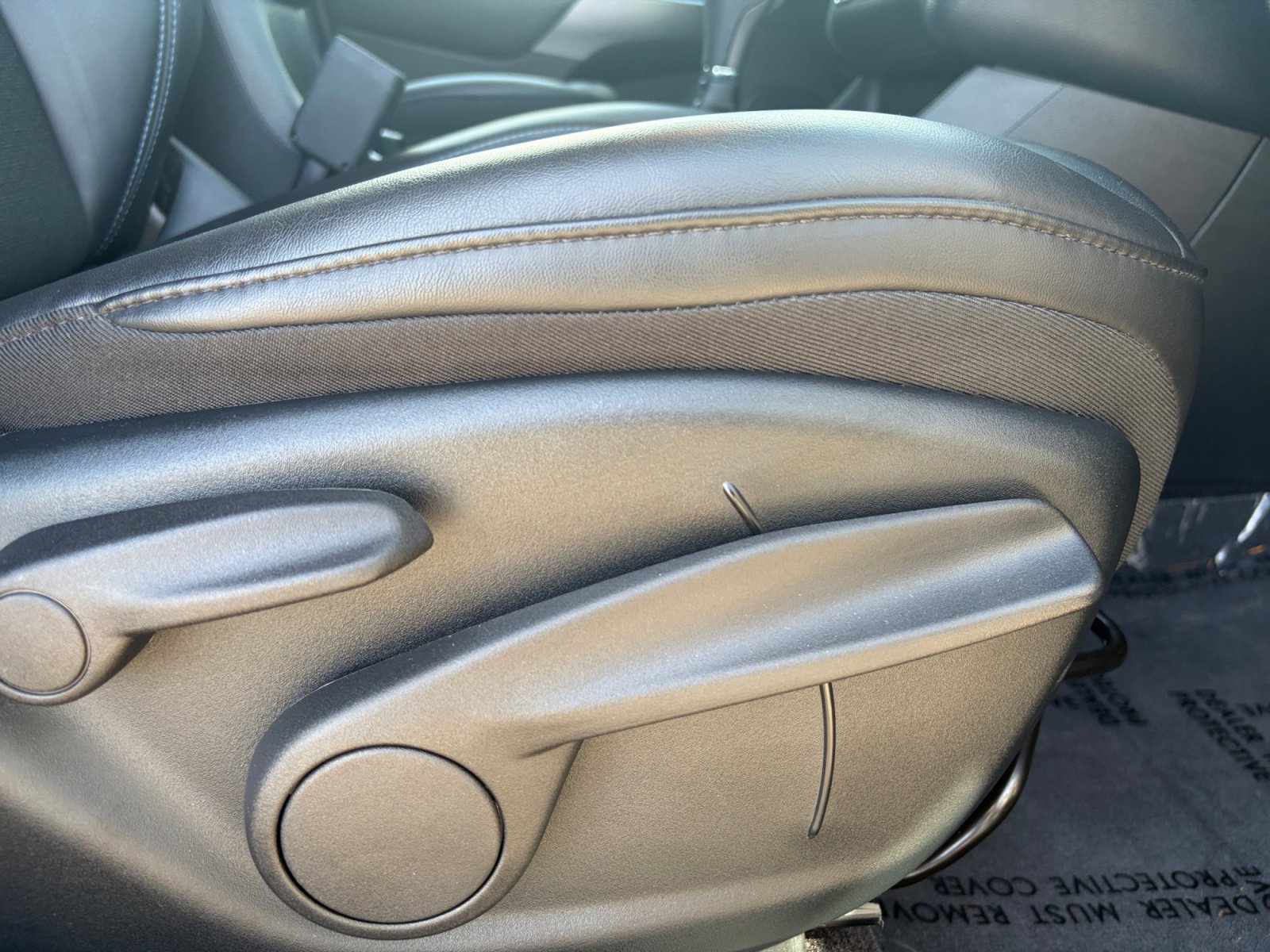 Used 2019 Jeep Cherokee Latitude Plus w/ Cold Weather Group image 28