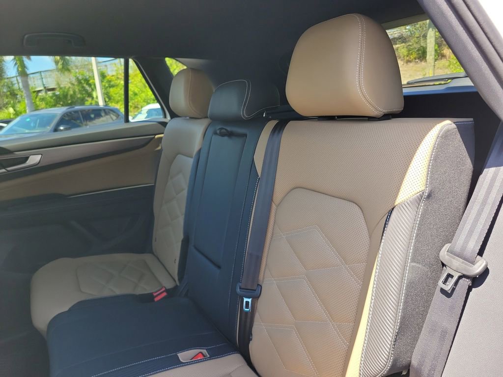 Used 2026 Volkswagen Atlas Cross Sport SE FWD image 10