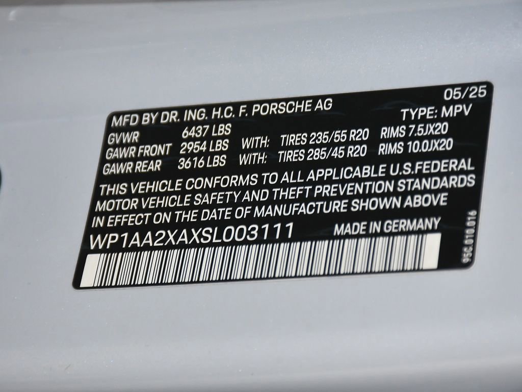 Used 2025 Porsche Macan 4 Electric AWD/4WD image 19