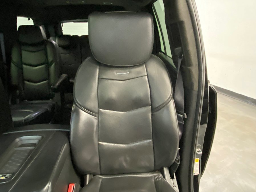 Used 2017 Cadillac Escalade Platinum AWD/4WD image 22