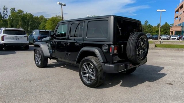 Used 2025 Jeep Wrangler Sport S w/ Convenience Group image 19