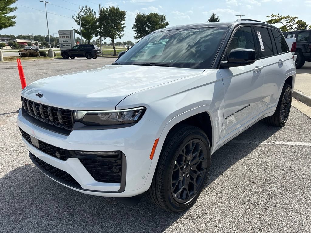 New 2027 Jeep Grand Cherokee Summit w/ Obsidian Package AWD/4WD image 8
