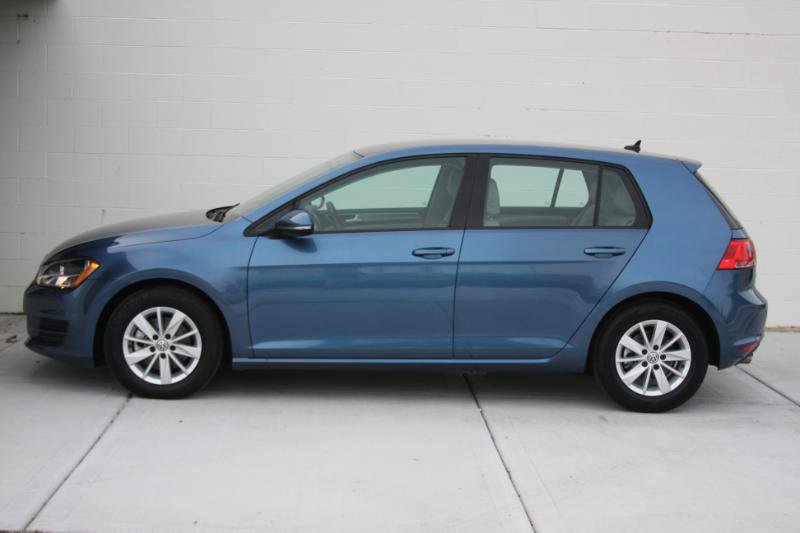 Used 2015 Volkswagen Golf S image 12