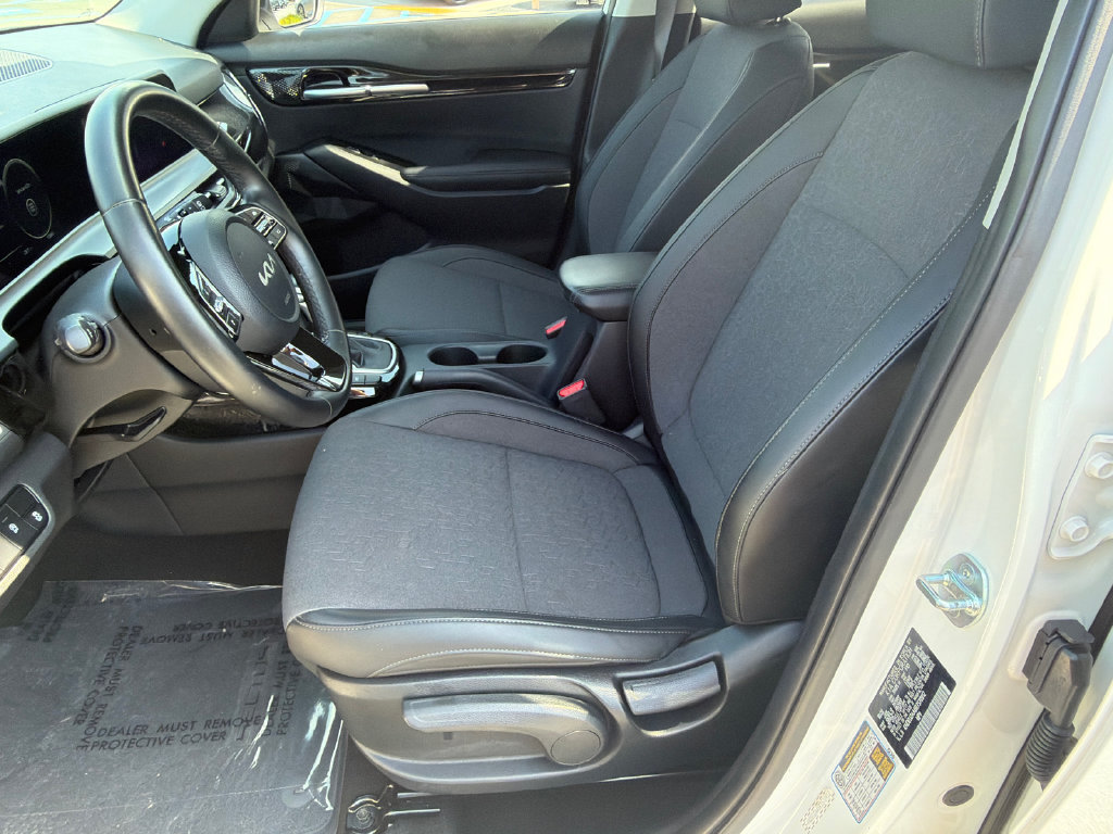 Used 2024 Kia Seltos S FWD image 11