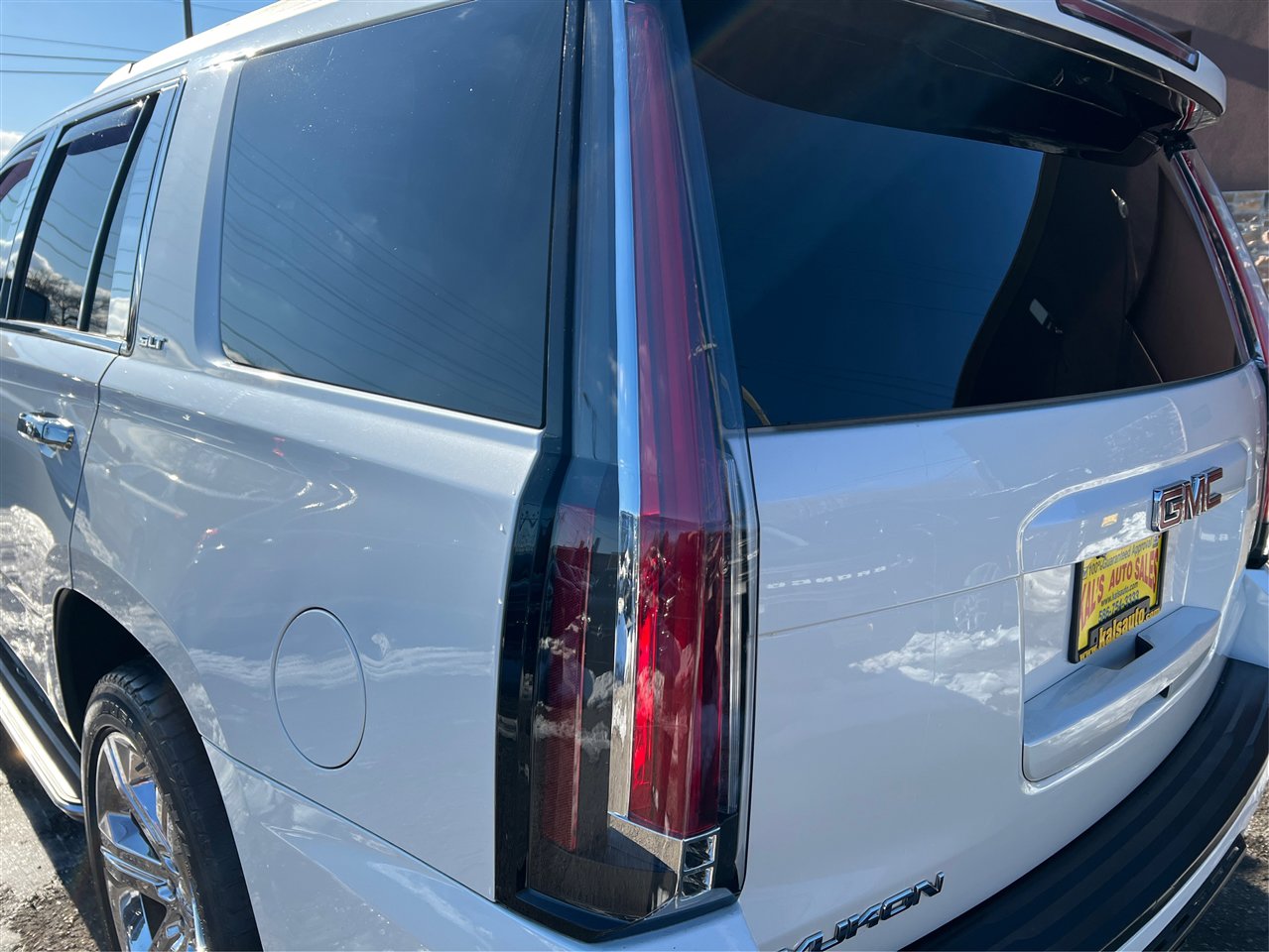 Used 2016 GMC Yukon SLT w/ Open Road Package image 19