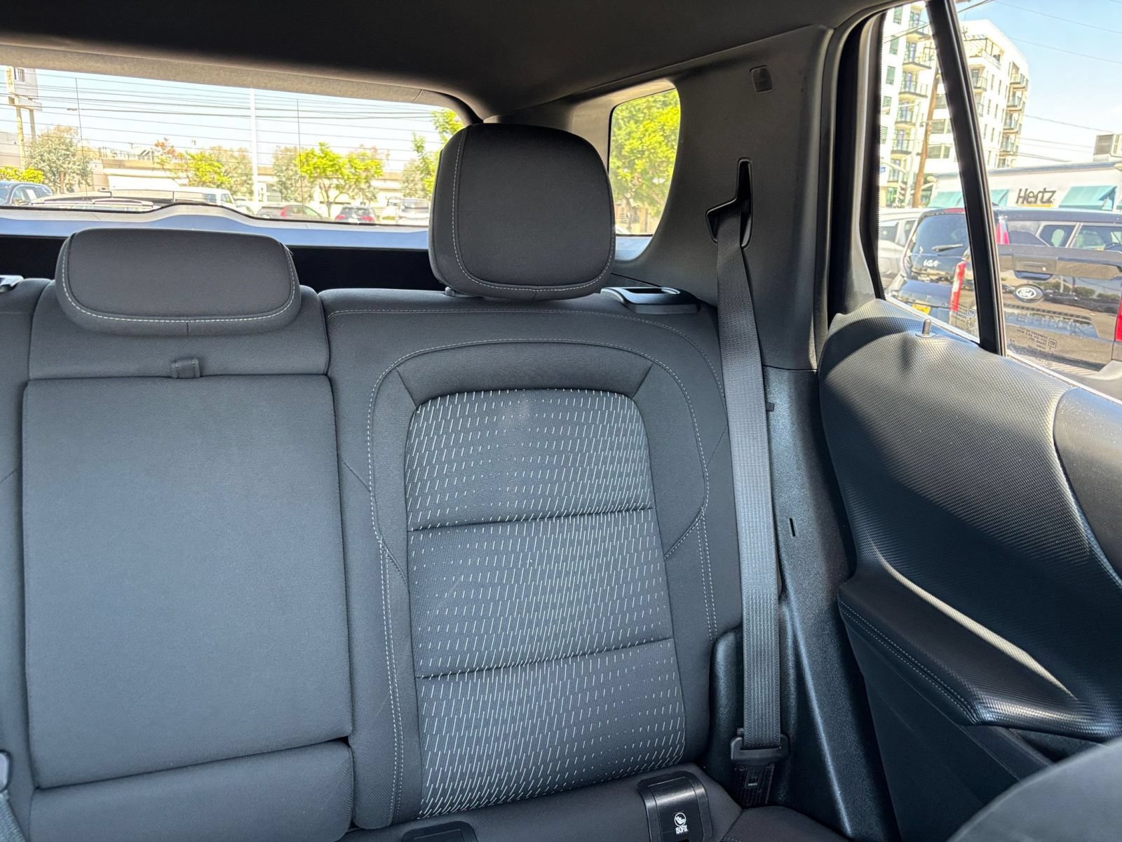 Used 2025 Chevrolet Equinox LT FWD image 37