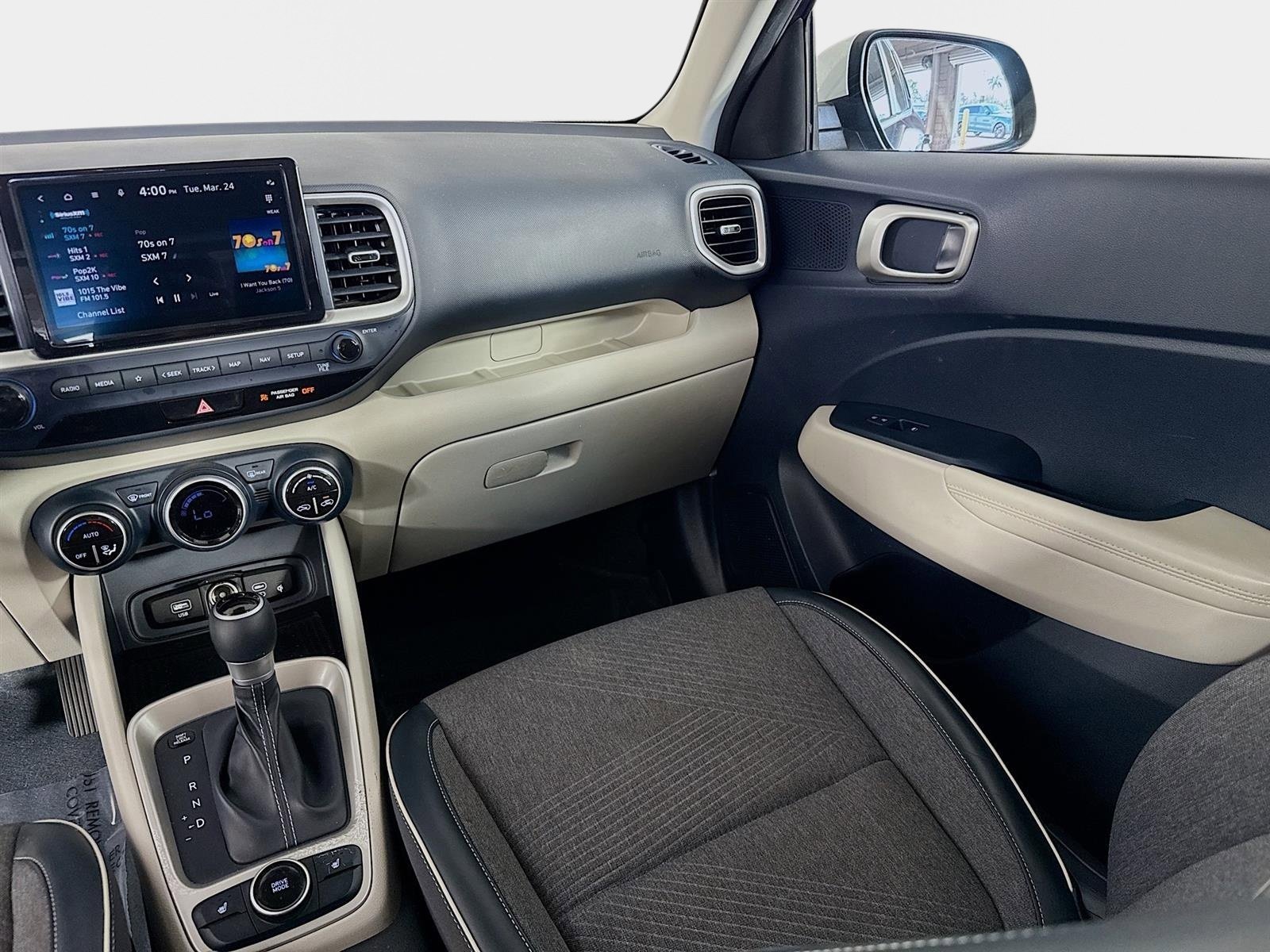 Certified 2023 Hyundai Venue Limited image 23