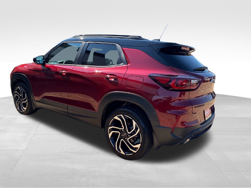 Used 2025 Chevrolet TrailBlazer RS w/ Convenience Package FWD image 3