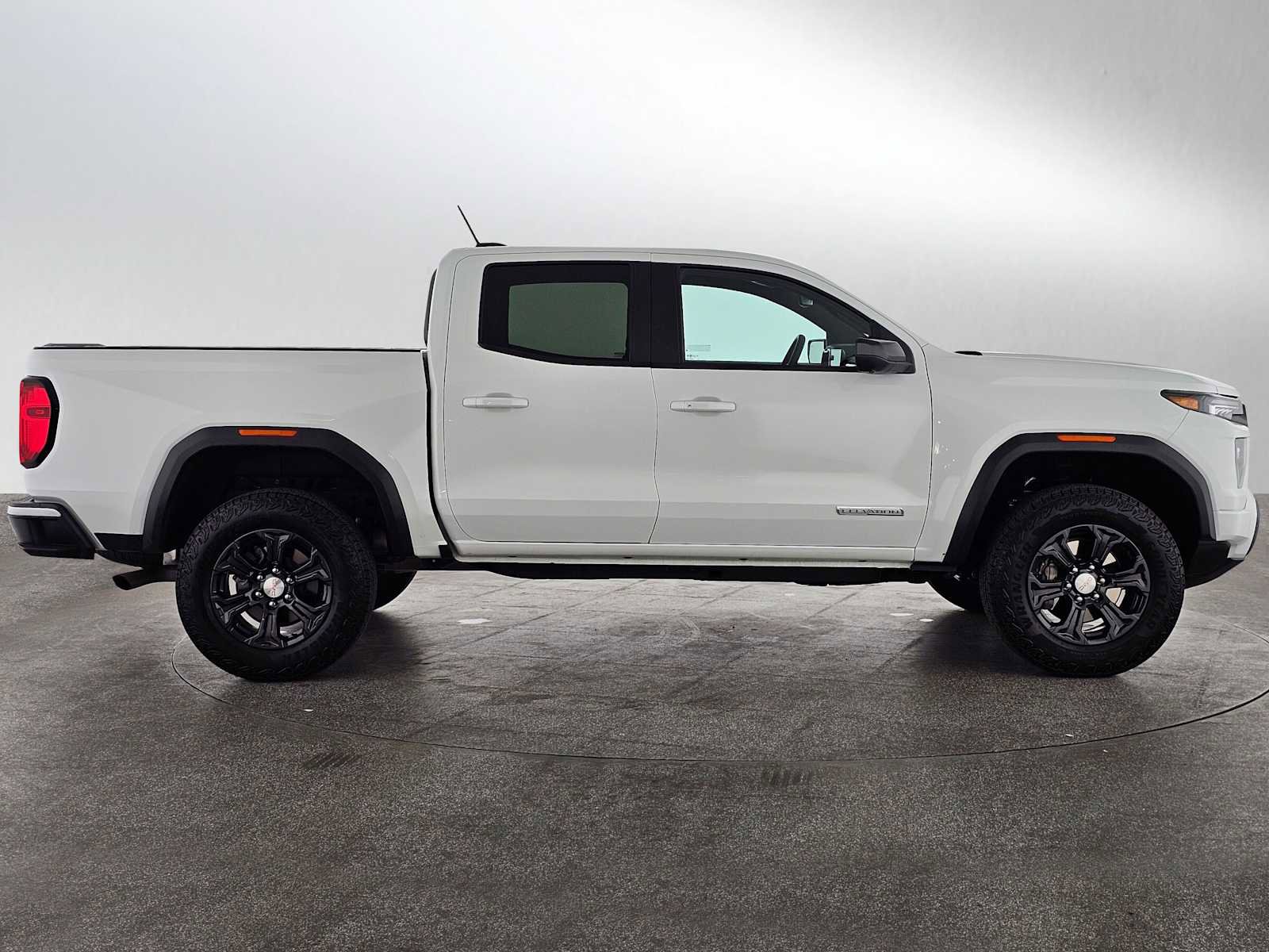 Used 2024 GMC Canyon Elevation w/ Convenience Package image 2