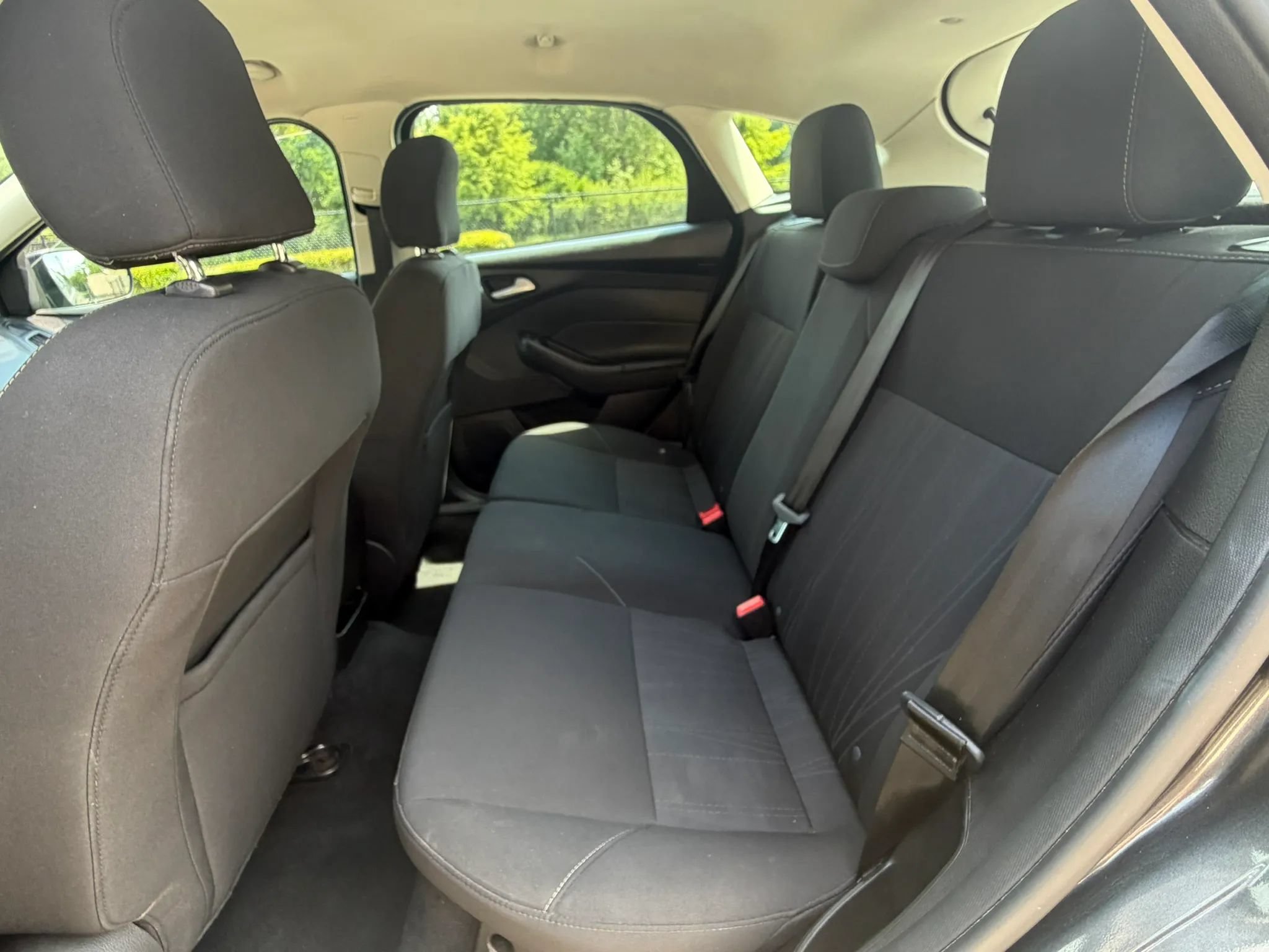 Used 2017 Ford Focus SE FWD image 28