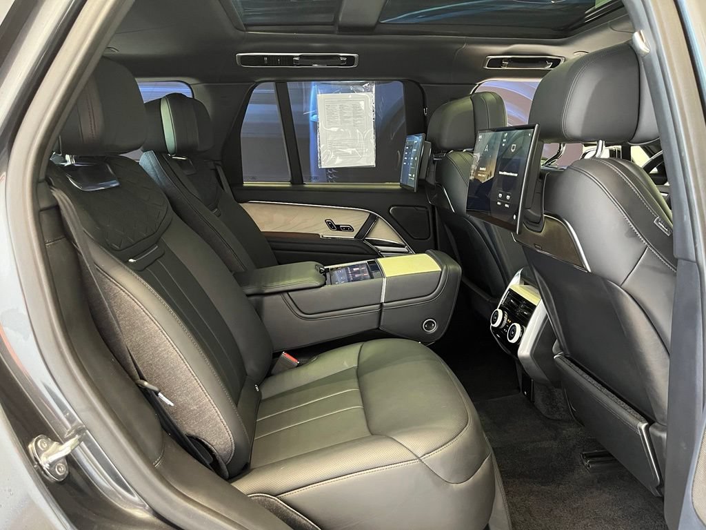 Used 2024 Land Rover Range Rover SV AWD/4WD image 47