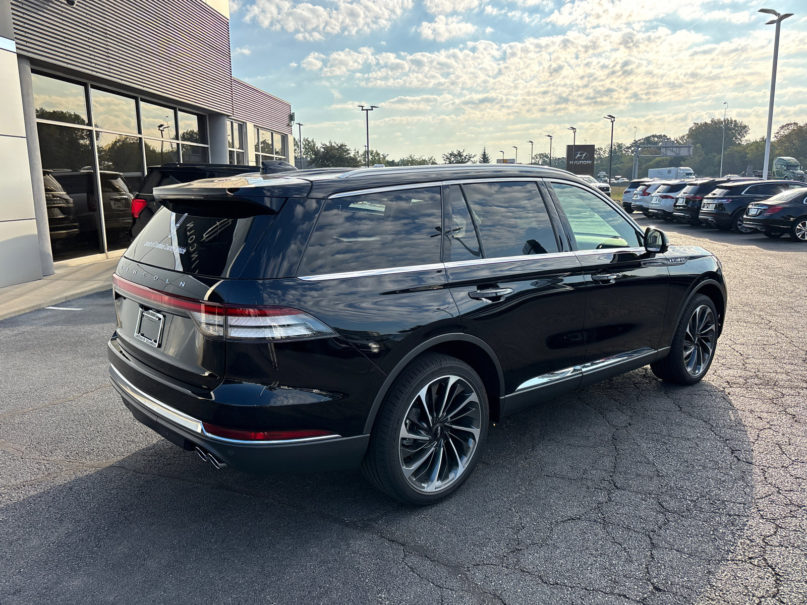 New 2025 Lincoln Aviator Reserve w/ Equipment Group 201A image 7
