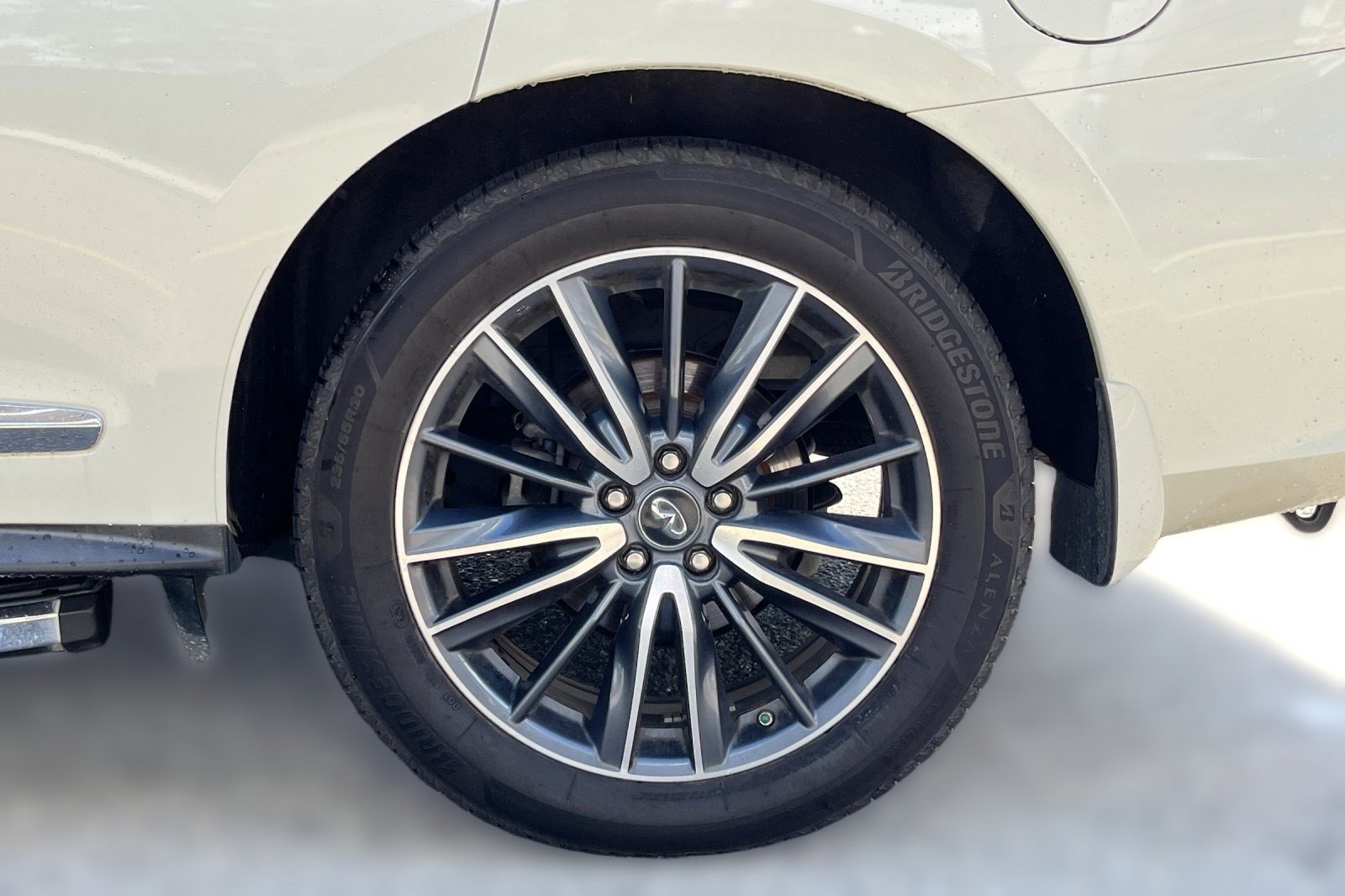 Used 2017 INFINITI QX60 Luxe w/ Deluxe Technology Package image 6