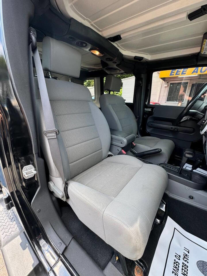 Used 2008 Jeep Wrangler Unlimited Sahara w/ Trailer Tow Group image 18