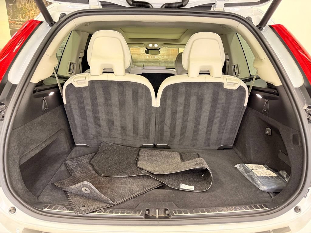 Used 2024 Volvo XC90 B6 Ultimate w/ Protection Package Premier AWD/4WD image 24