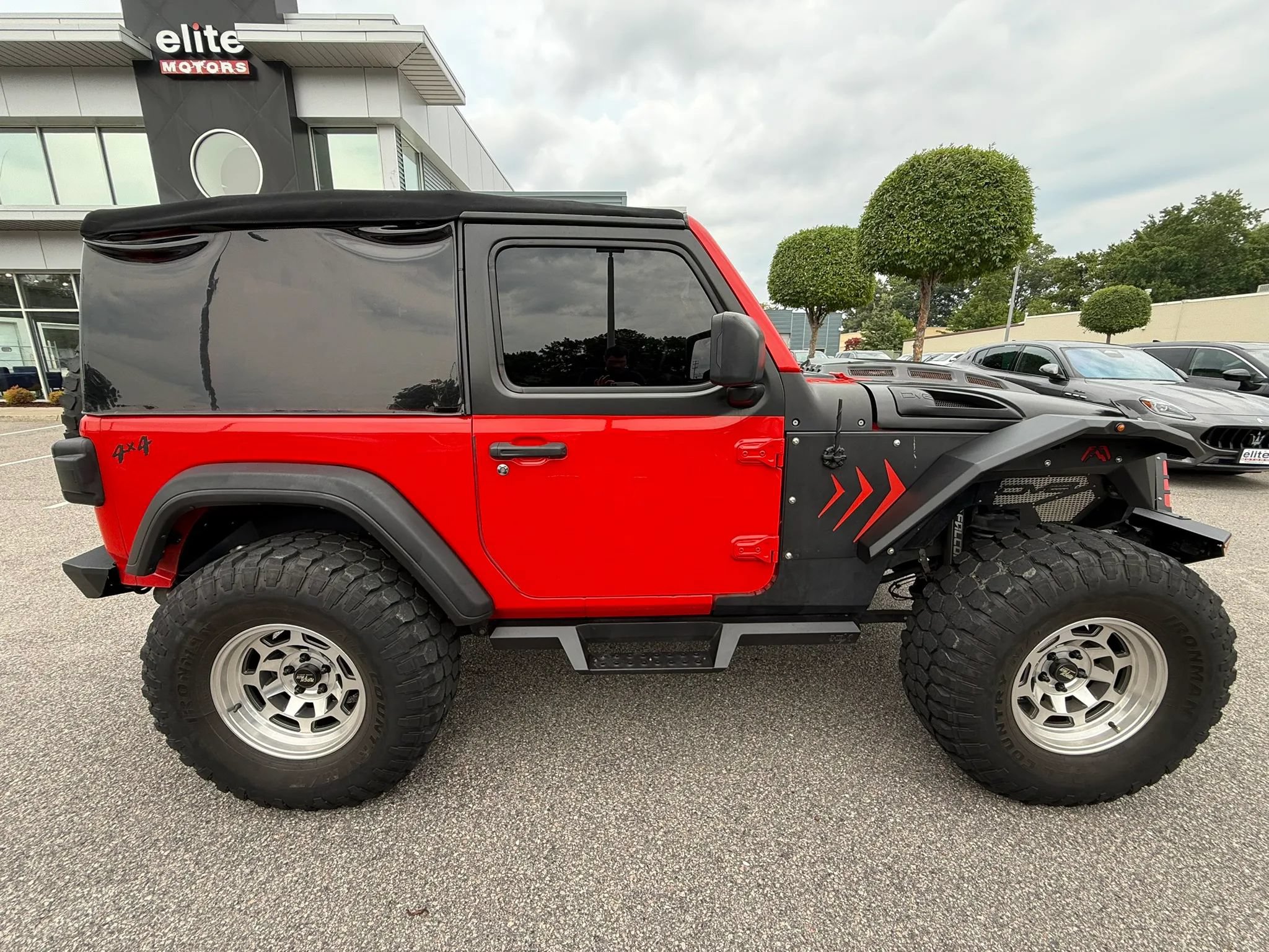 Used 2021 Jeep Wrangler Sport AWD/4WD image 8