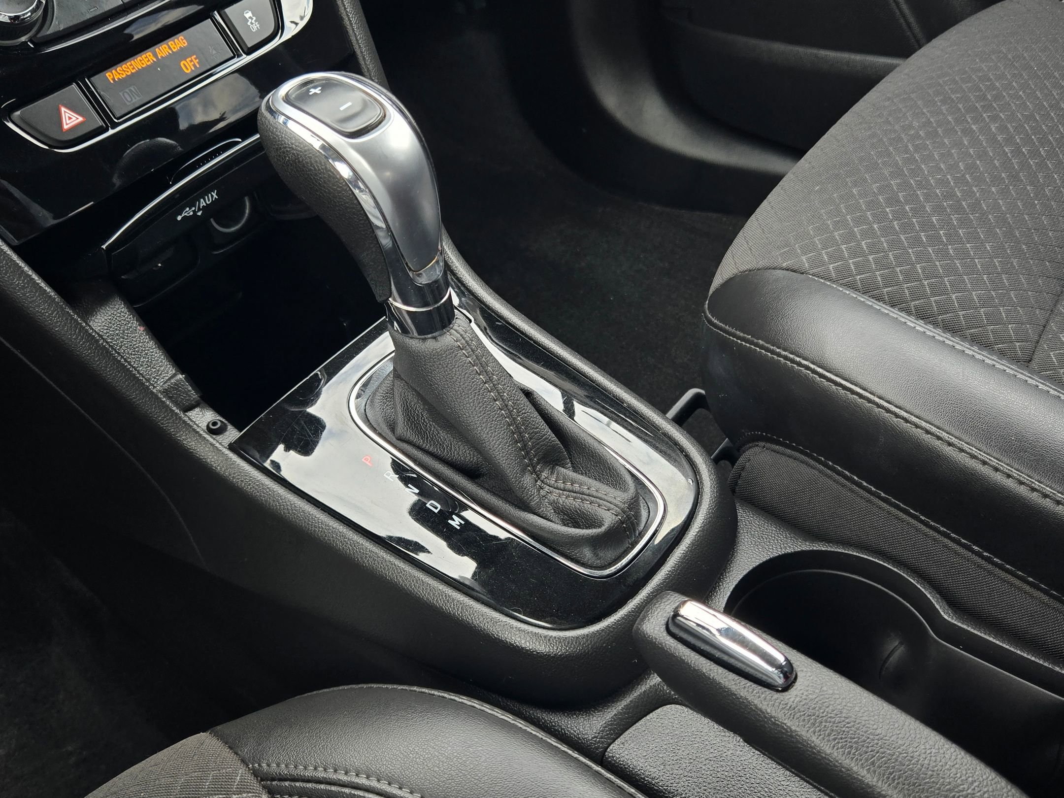 Used 2018 Buick Encore Preferred image 31