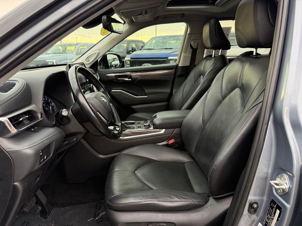 Used 2020 Toyota Highlander Limited image 5