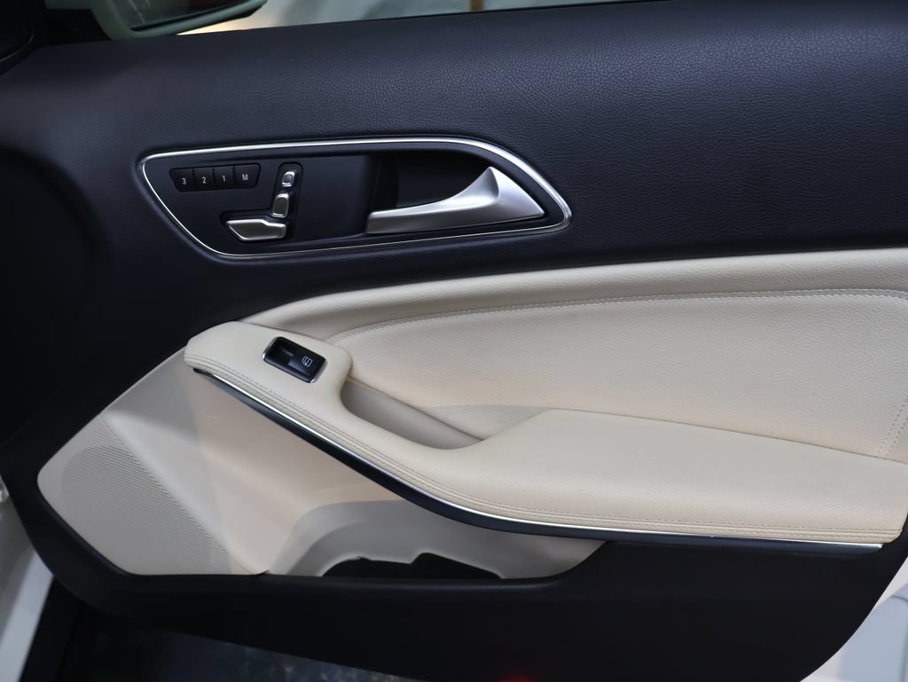 Used 2018 Mercedes-Benz GLA 250 image 11