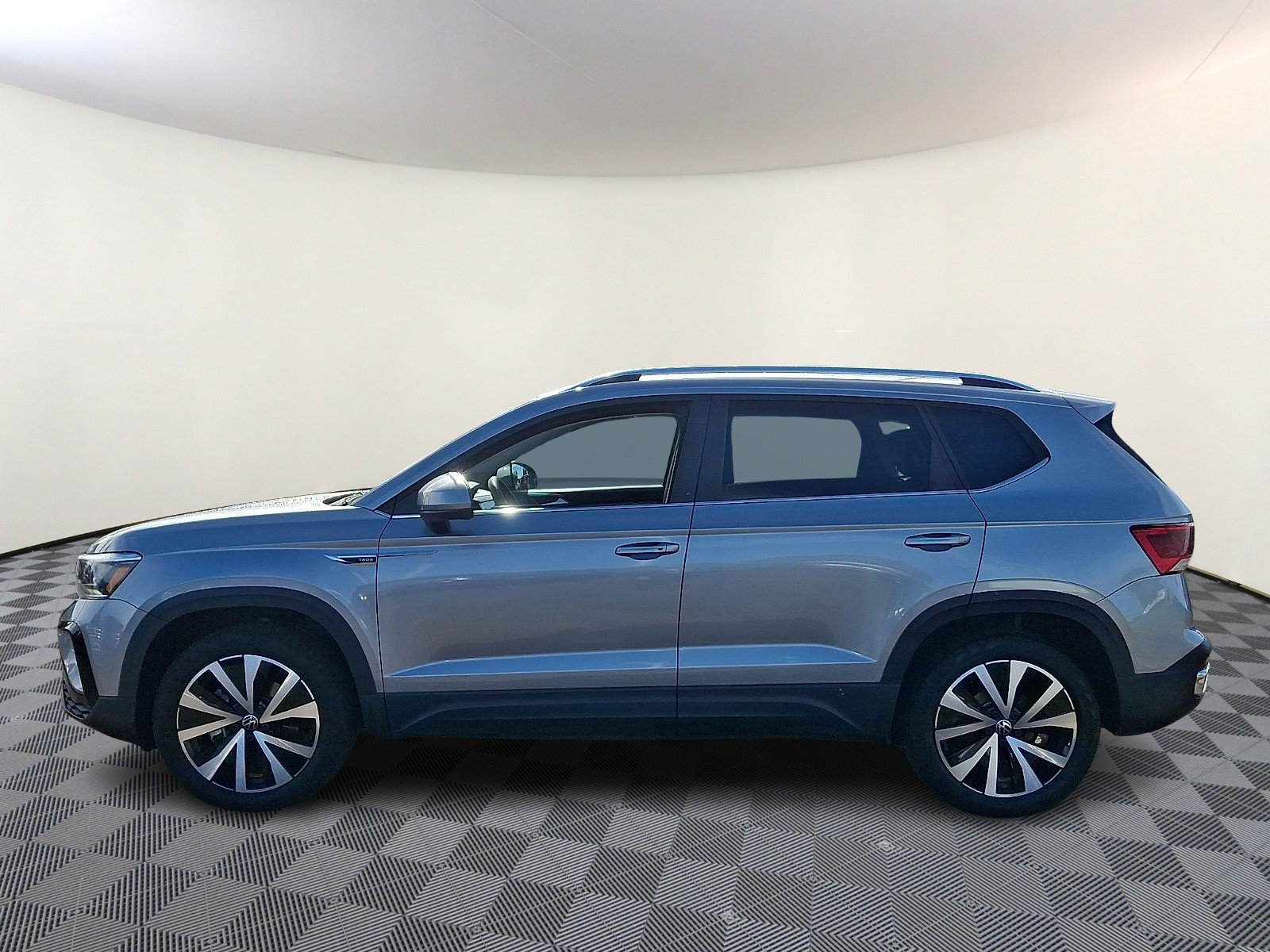 Used 2022 Volkswagen Taos SE AWD/4WD image 4