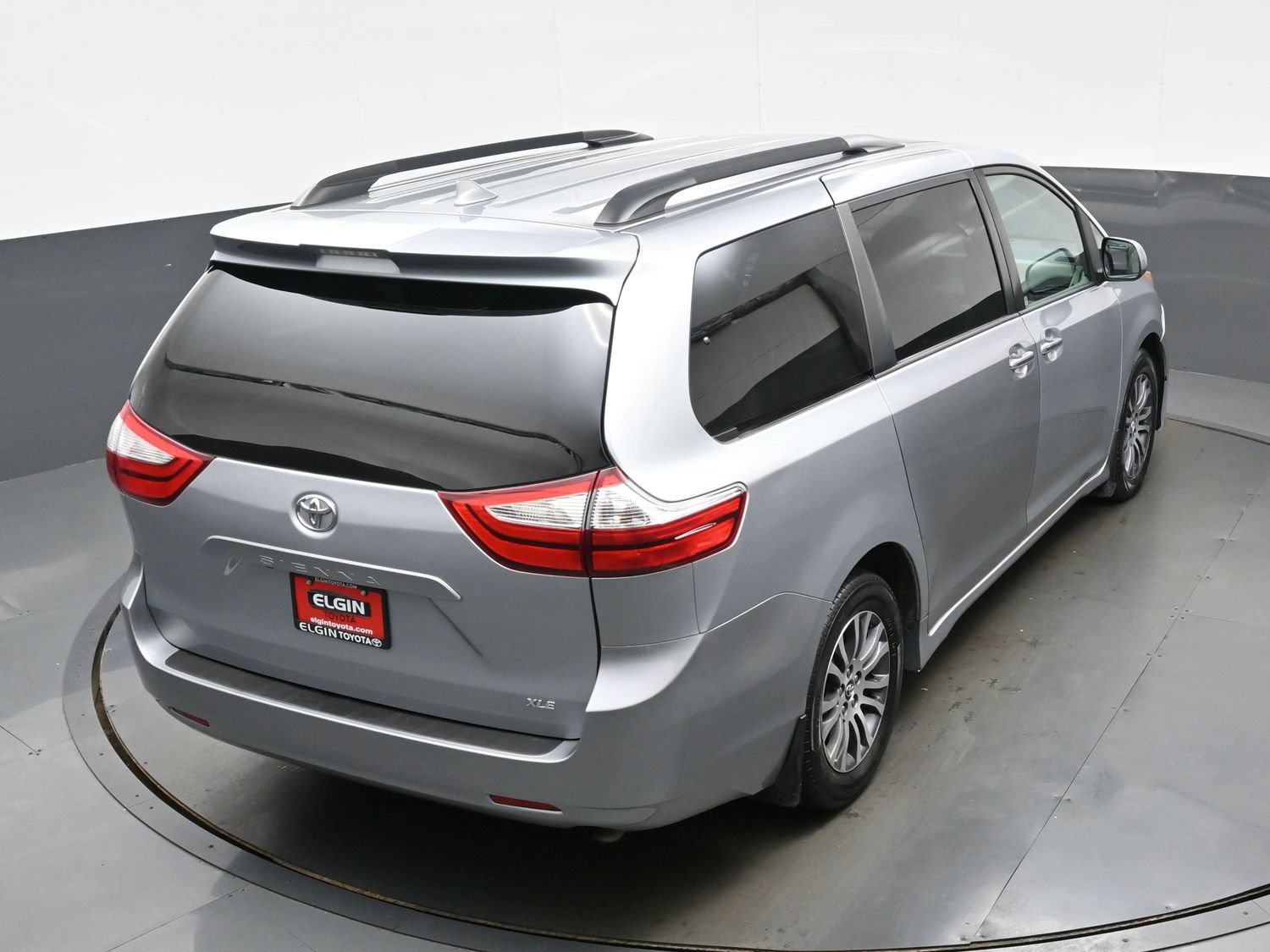 Used 2018 Toyota Sienna XLE FWD image 42