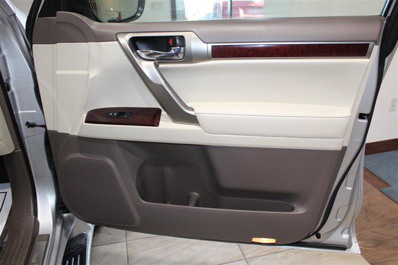 Used 2015 Lexus GX 460 w/ Premium Package AWD/4WD image 36