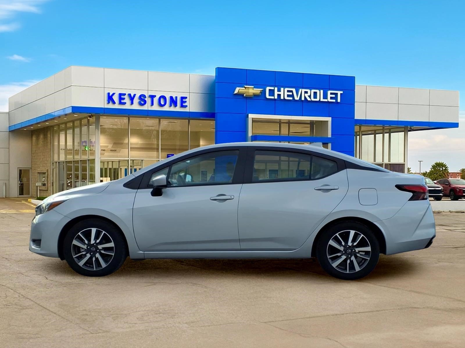Used 2025 Nissan Versa SV FWD image 4