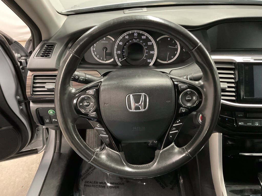 Used 2017 Honda Accord Touring image 24