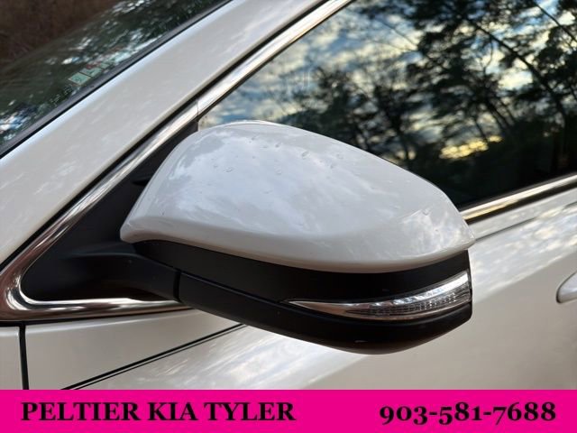 Used 2019 Toyota Highlander SE image 6