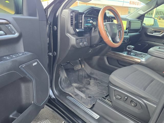 Used 2022 Chevrolet Silverado 1500 RST w/ Convenience Package II AWD/4WD image 9