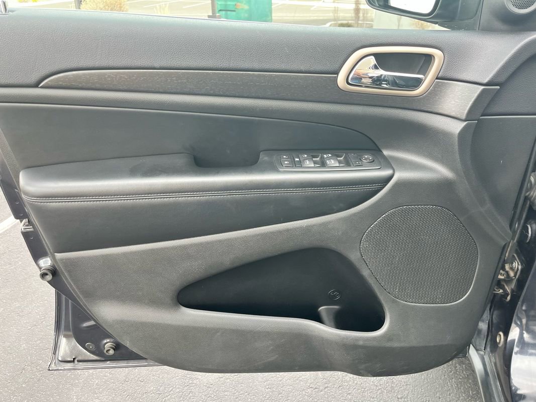 Used 2015 Jeep Grand Cherokee Laredo w/ Quick Order Package 23E image 11