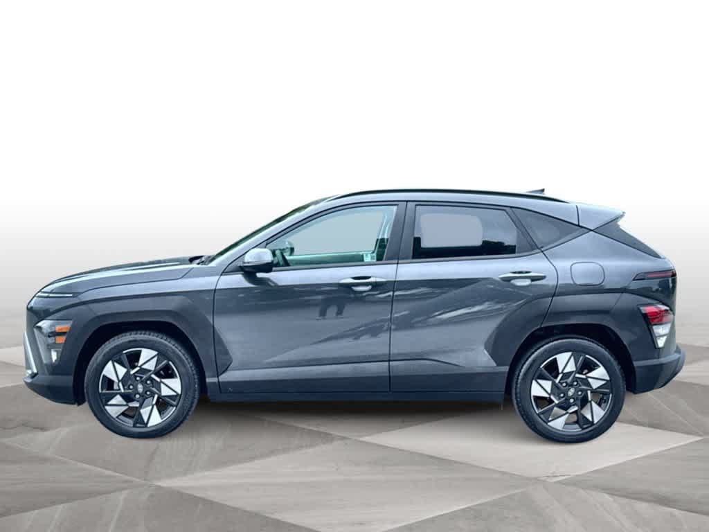 Used 2025 Hyundai Kona SEL FWD image 5