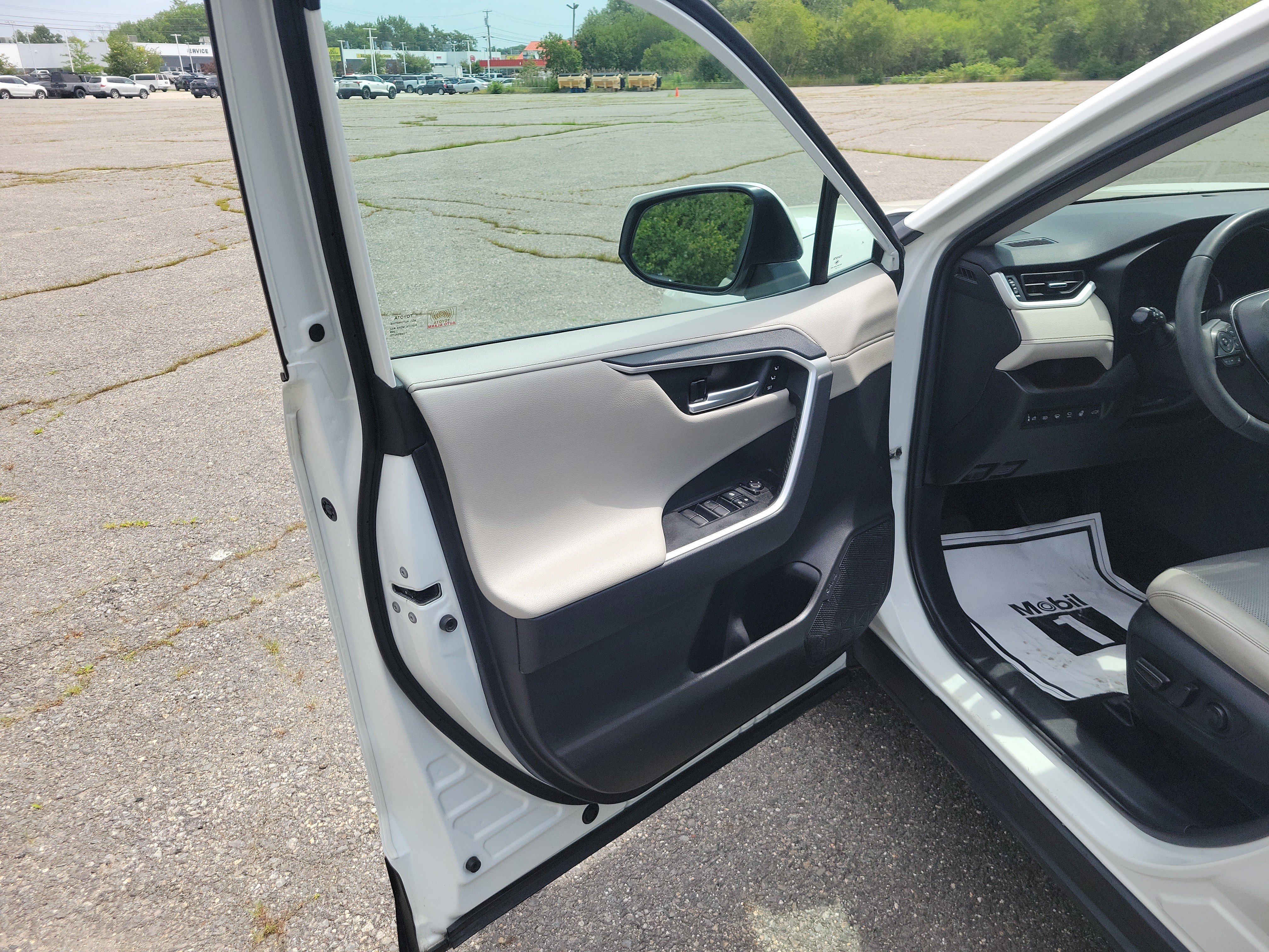 Used 2021 Toyota RAV4 Limited AWD/4WD image 15