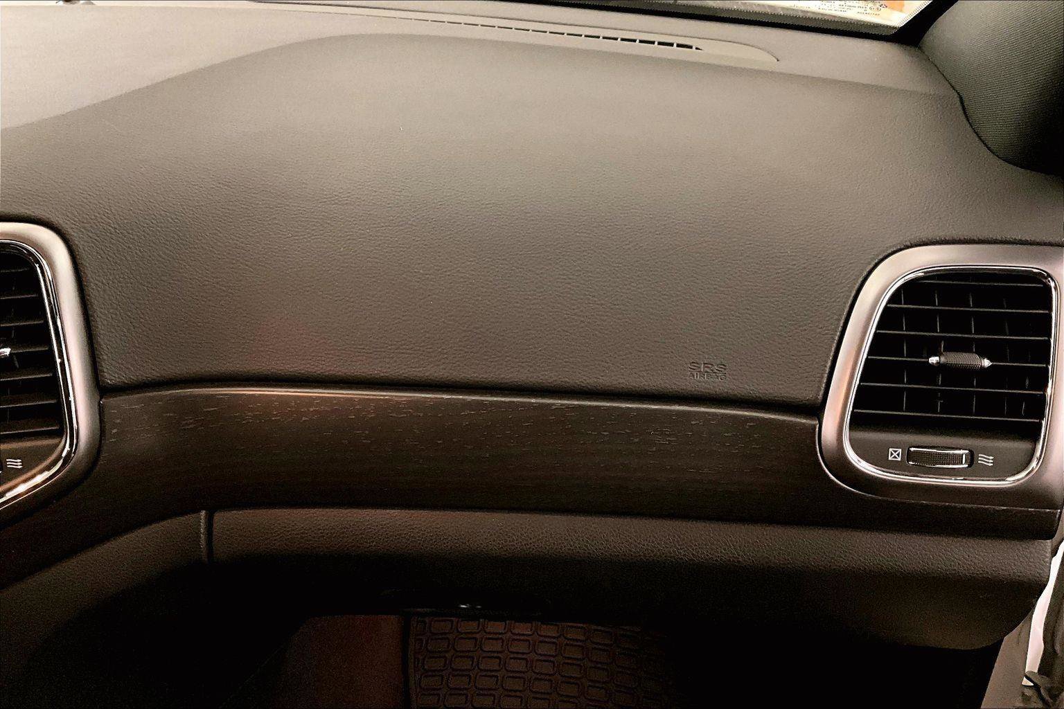 Used 2018 Jeep Grand Cherokee Laredo image 15