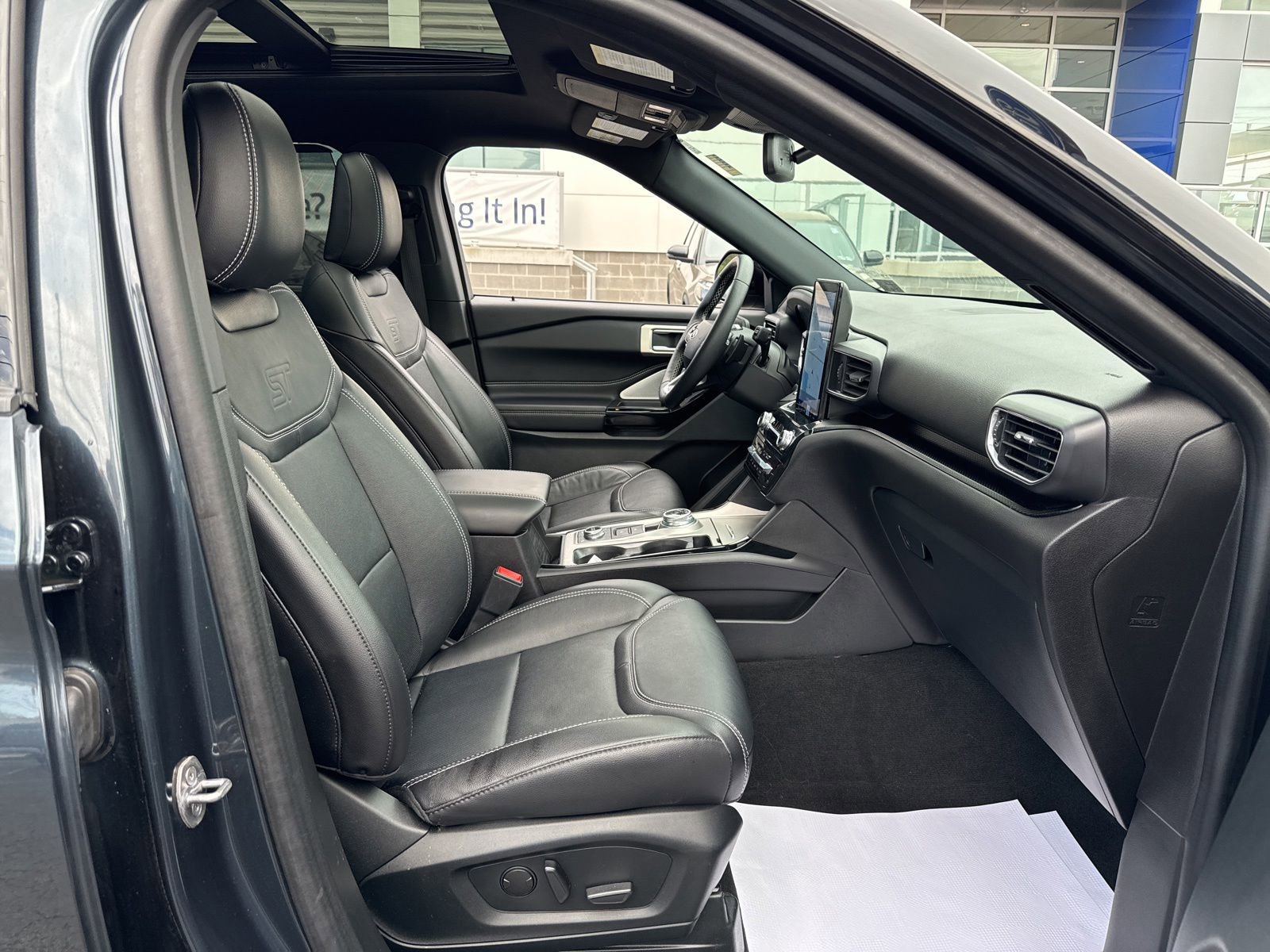 Used 2023 Ford Explorer ST w/ Equipment Group 401A AWD/4WD image 28