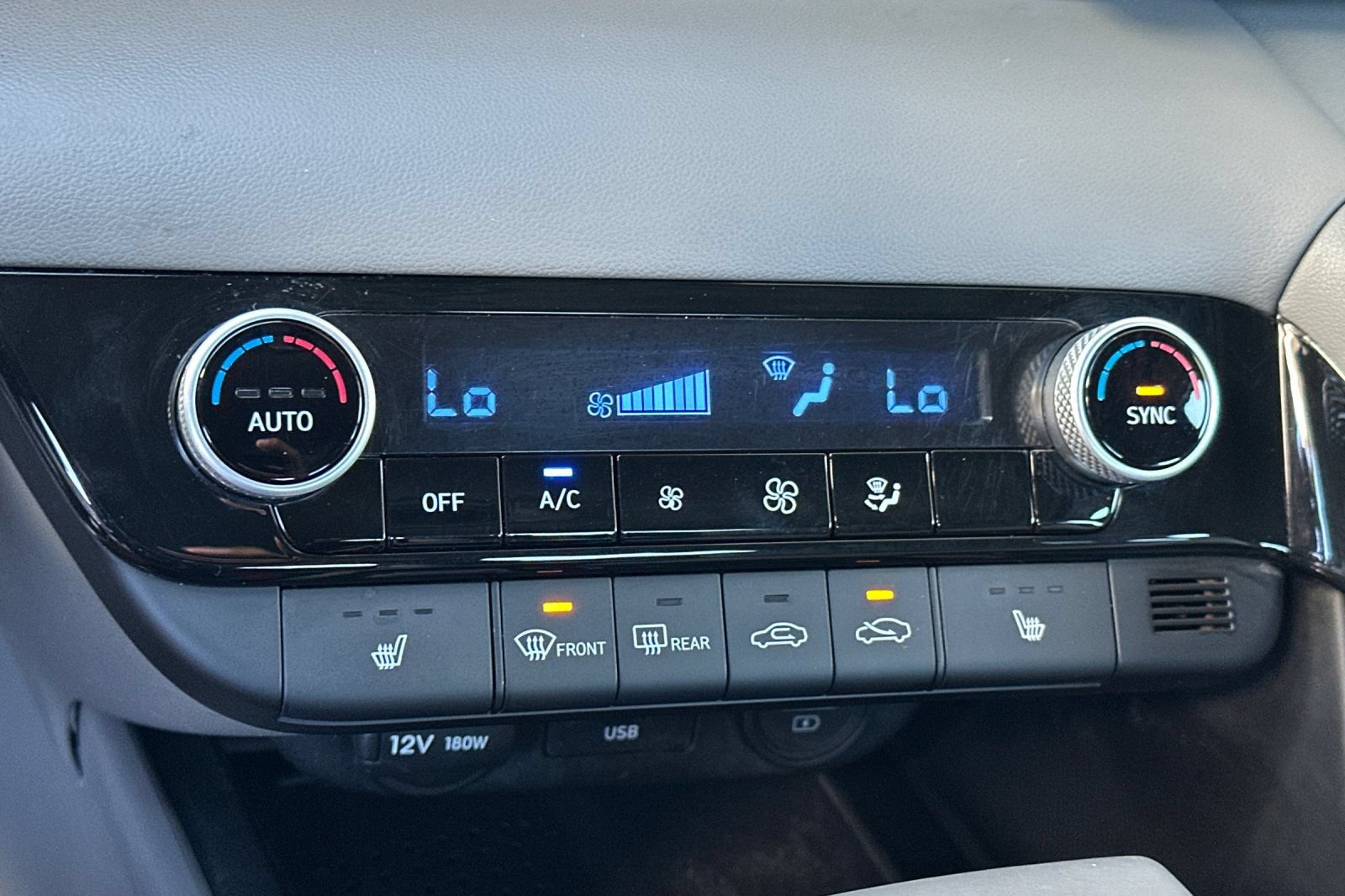 Used 2022 Hyundai Elantra SEL w/ Convenience Package FWD image 20