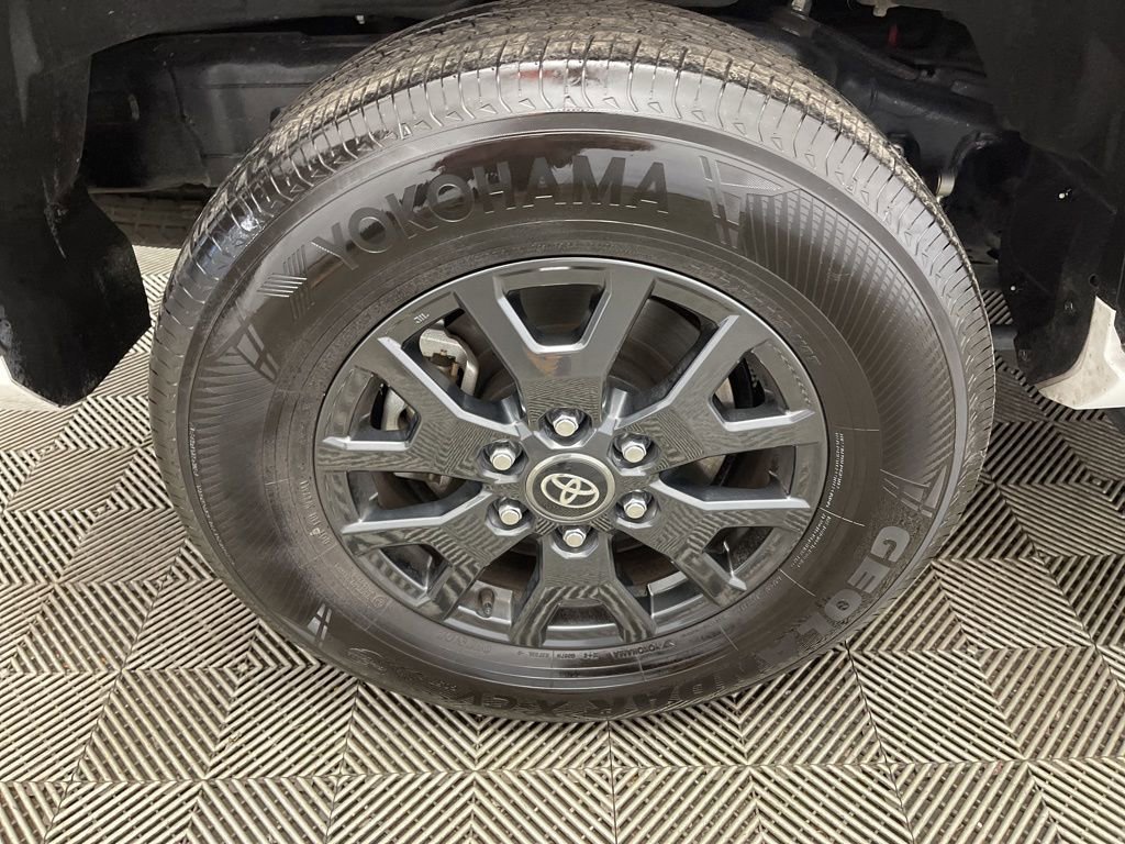 Used 2025 Toyota 4Runner SR5 image 38