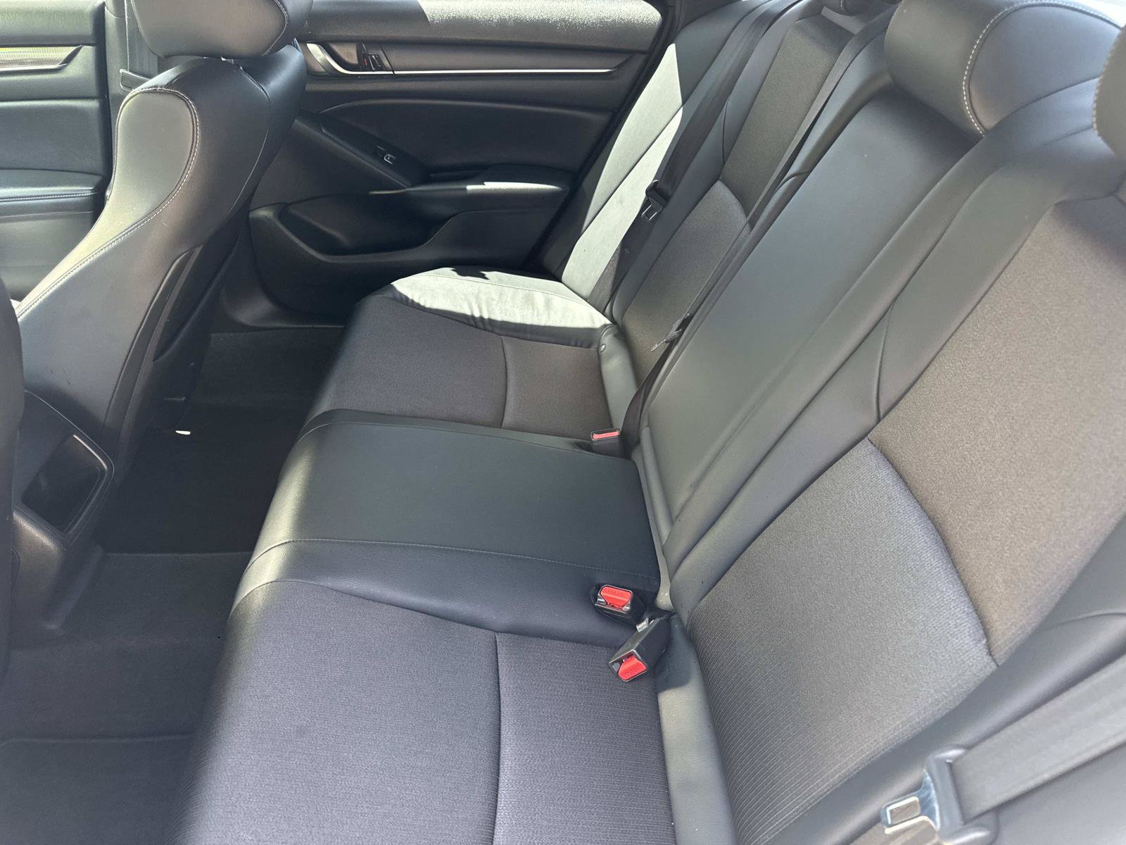 Used 2018 Honda Accord Sport image 17
