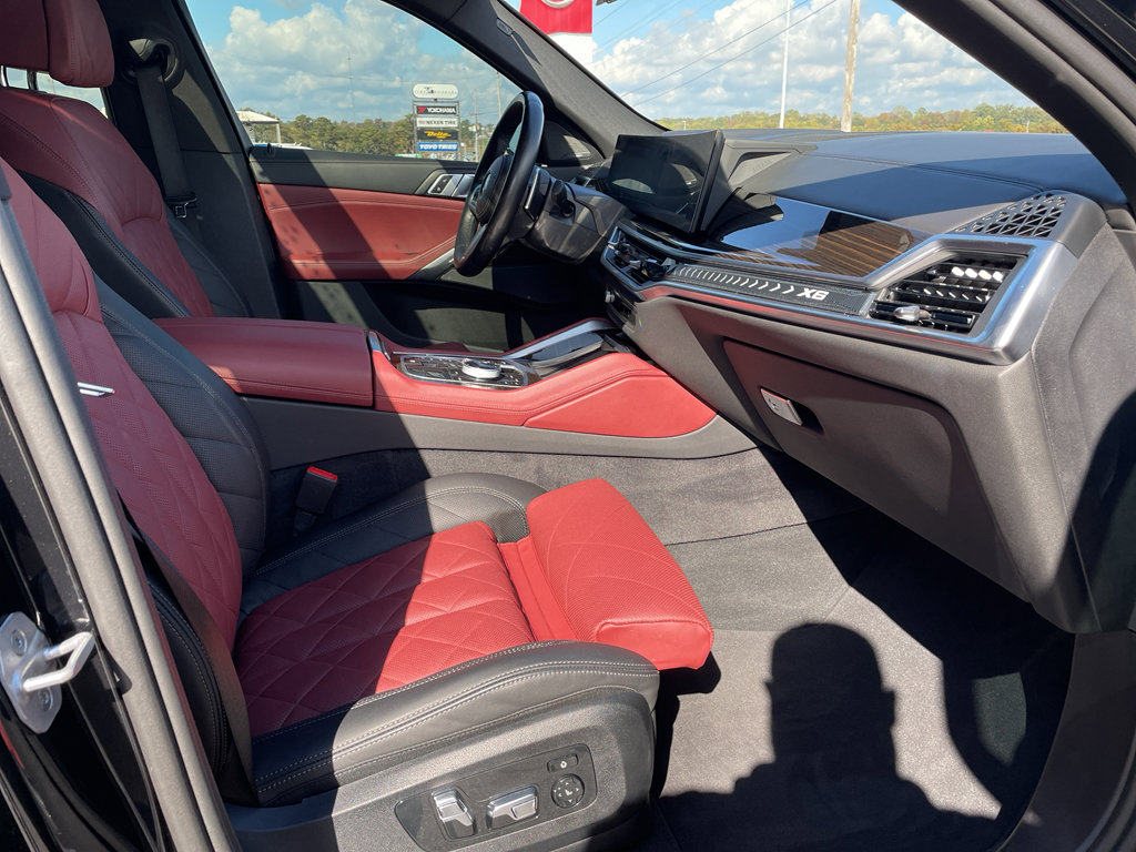 Used 2024 BMW X6 xDrive40i w/ Executive Package image 25