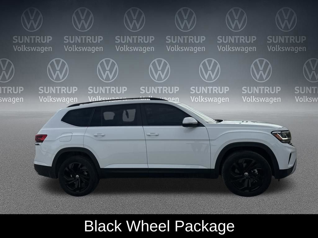 Used 2023 Volkswagen Atlas SE w/ Black Wheel Package image 8