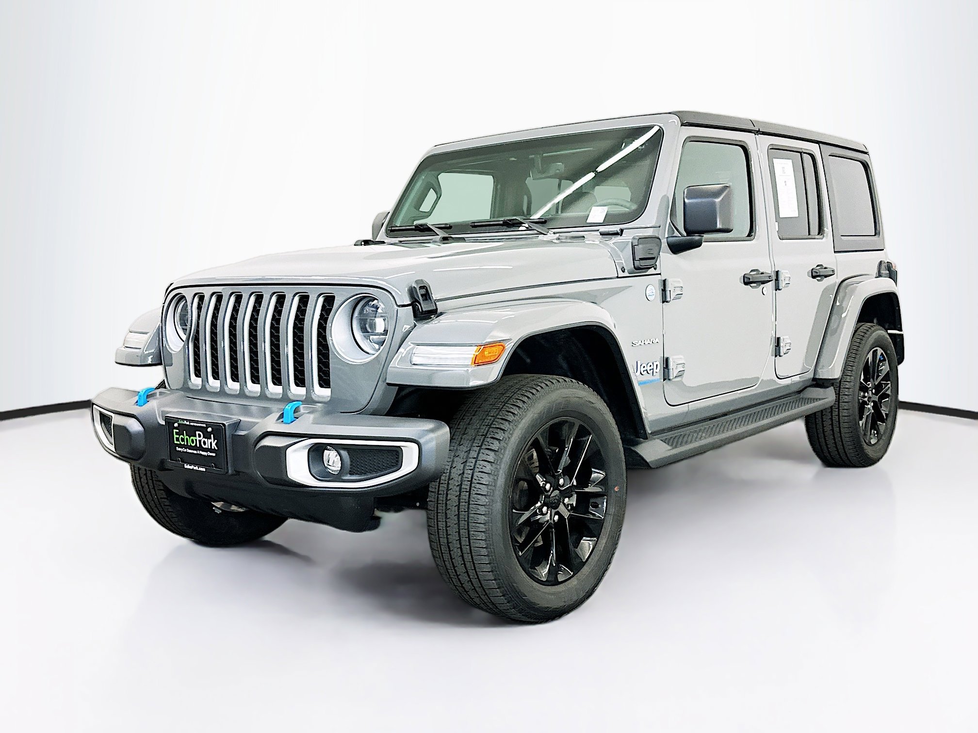 Used 2023 Jeep Wrangler Sahara image 3