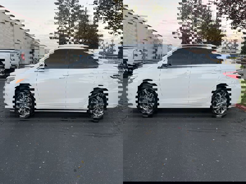 Used 2017 Toyota Camry SE image 8