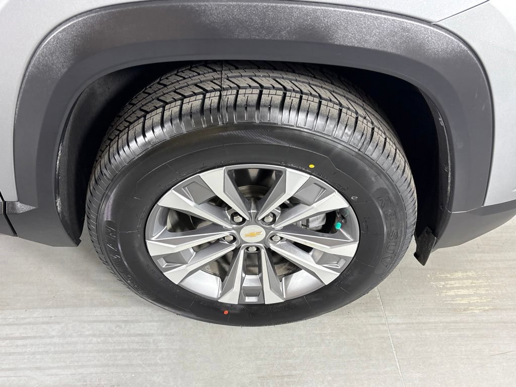 Used 2025 Chevrolet Equinox LT AWD/4WD image 11