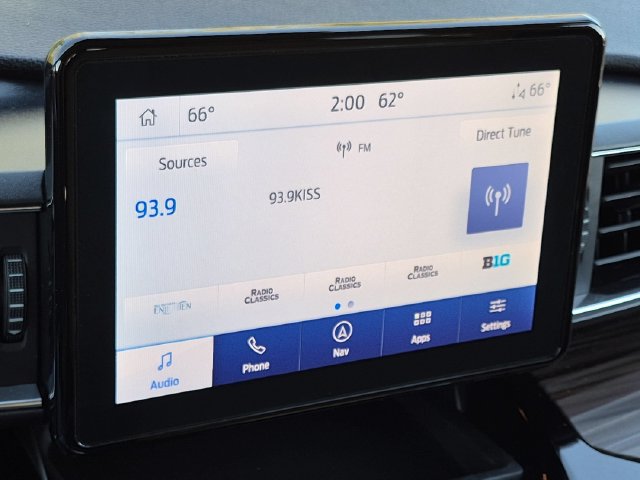 Used 2023 Ford Explorer Limited w/ Equipment Group 301A AWD/4WD image 17