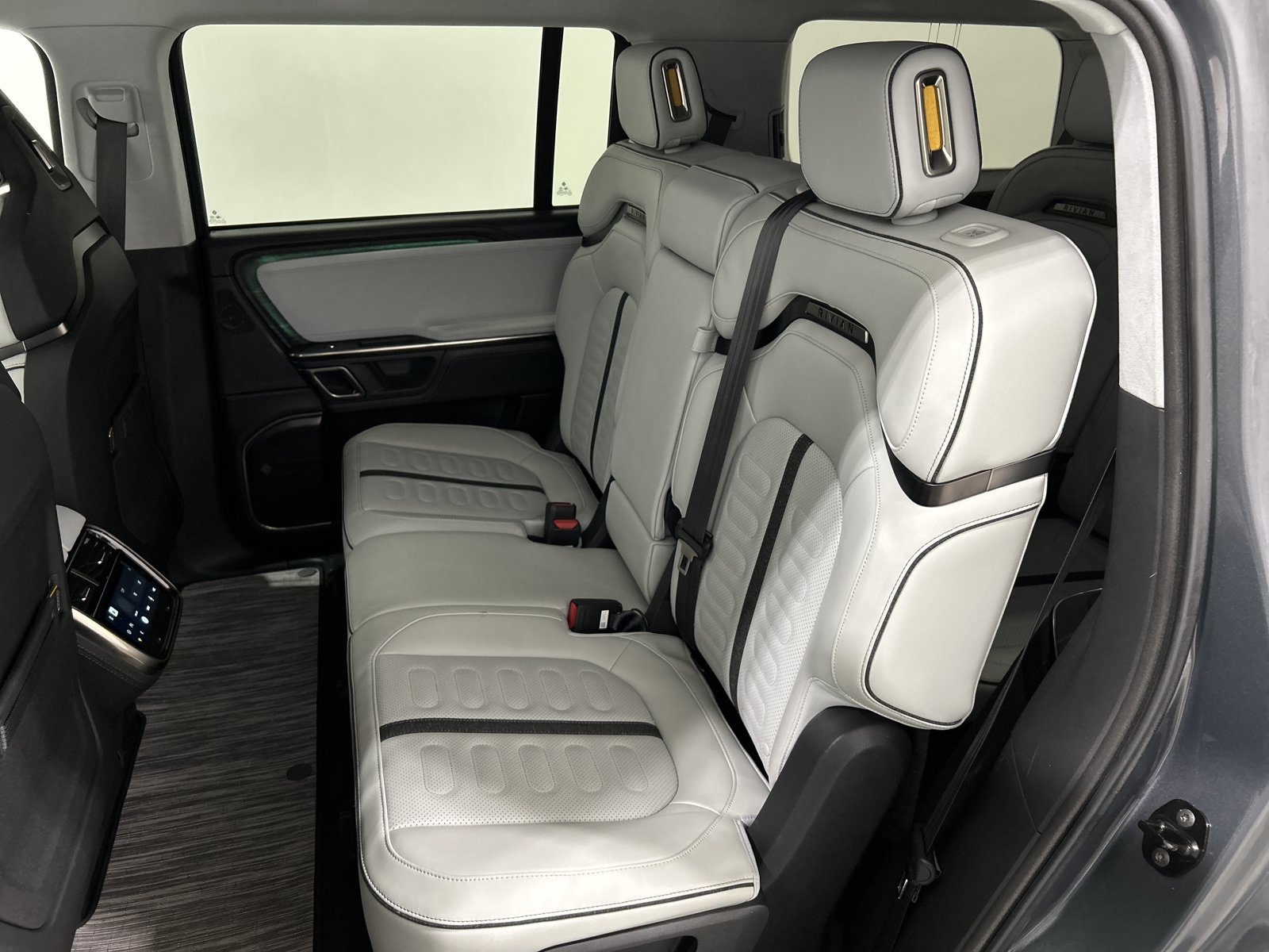 Used 2024 Rivian R1S Adventure AWD/4WD image 21