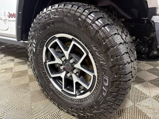 Used 2024 Jeep Gladiator Rubicon w/ Convenience Group image 10