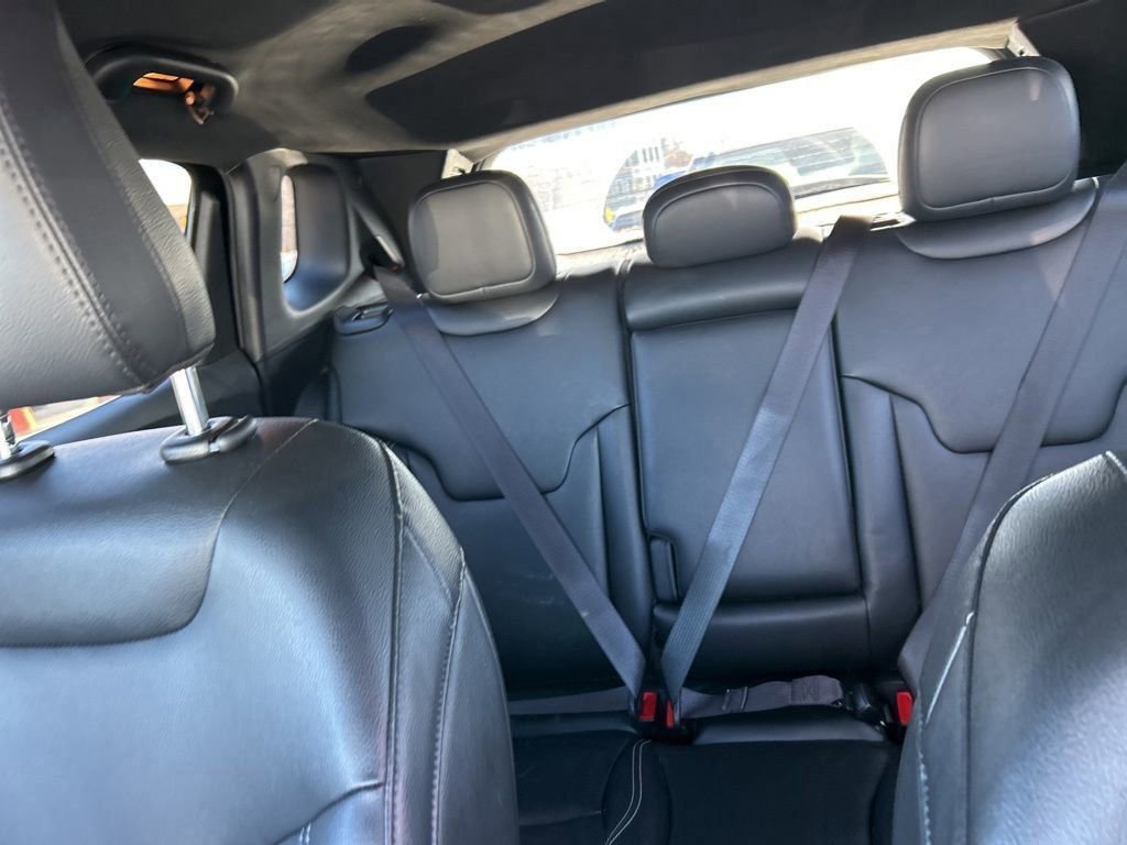 Used 2025 Jeep Compass Limited image 11