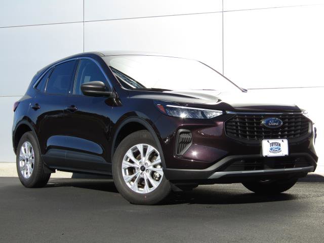 Used 2023 Ford Escape Active w/ Tech Pack #1 AWD/4WD image 1