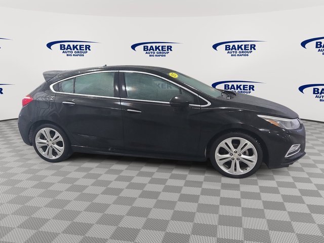 Used 2017 Chevrolet Cruze Premier image 2