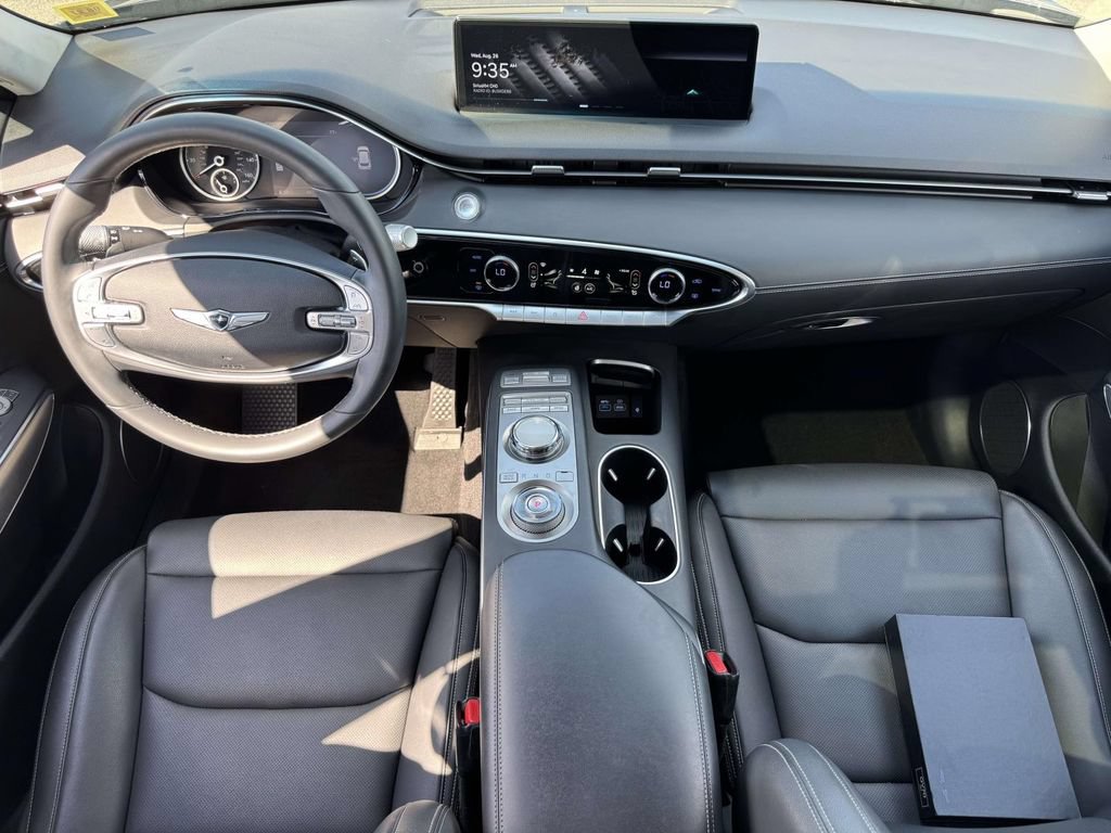 Certified 2024 Genesis GV70 2.5T w/ Select Package AWD/4WD image 13